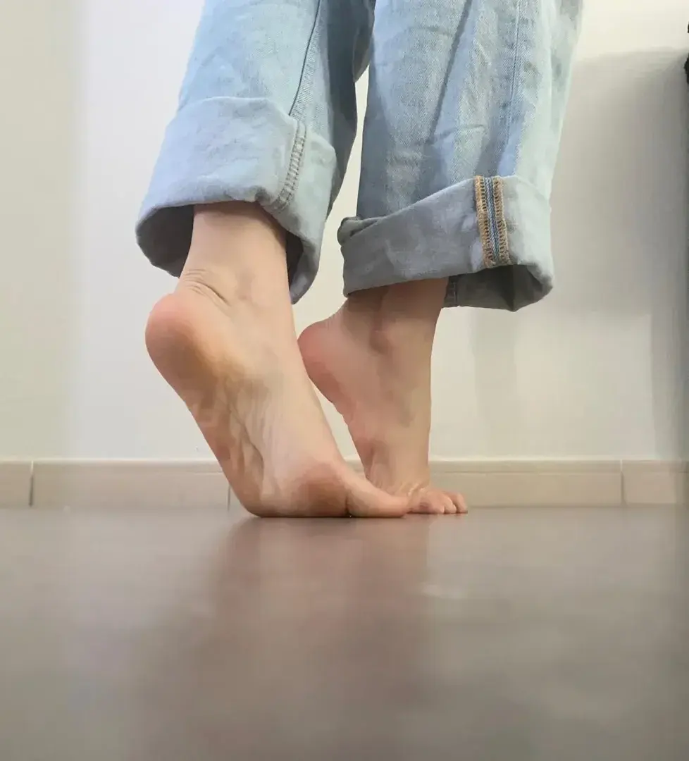 Leak & nude 2 — Mespetitspetons69