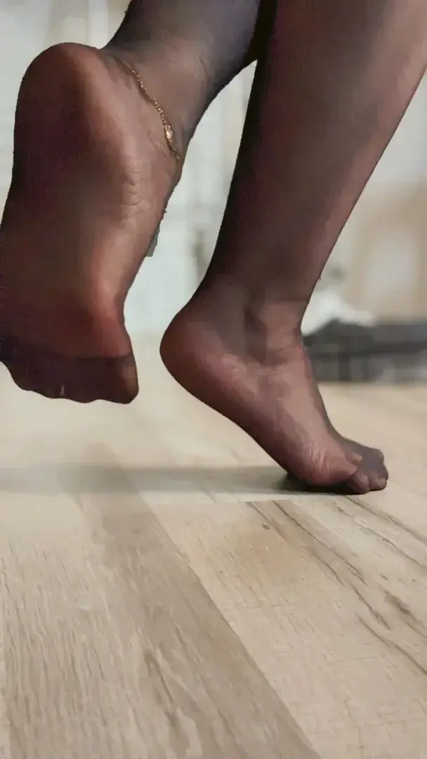 Leak & nude 3 — Lenasapsap_feet