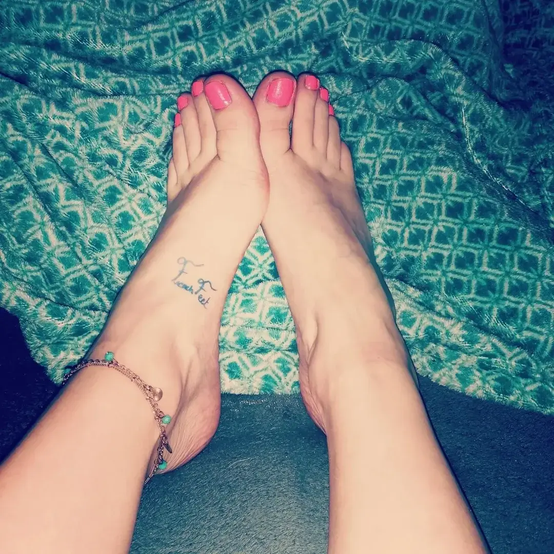 Leak & nude 2 — Frenchfeetgold