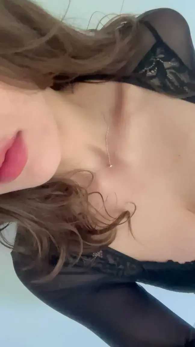 Eve_e — média 5 | French Modèles