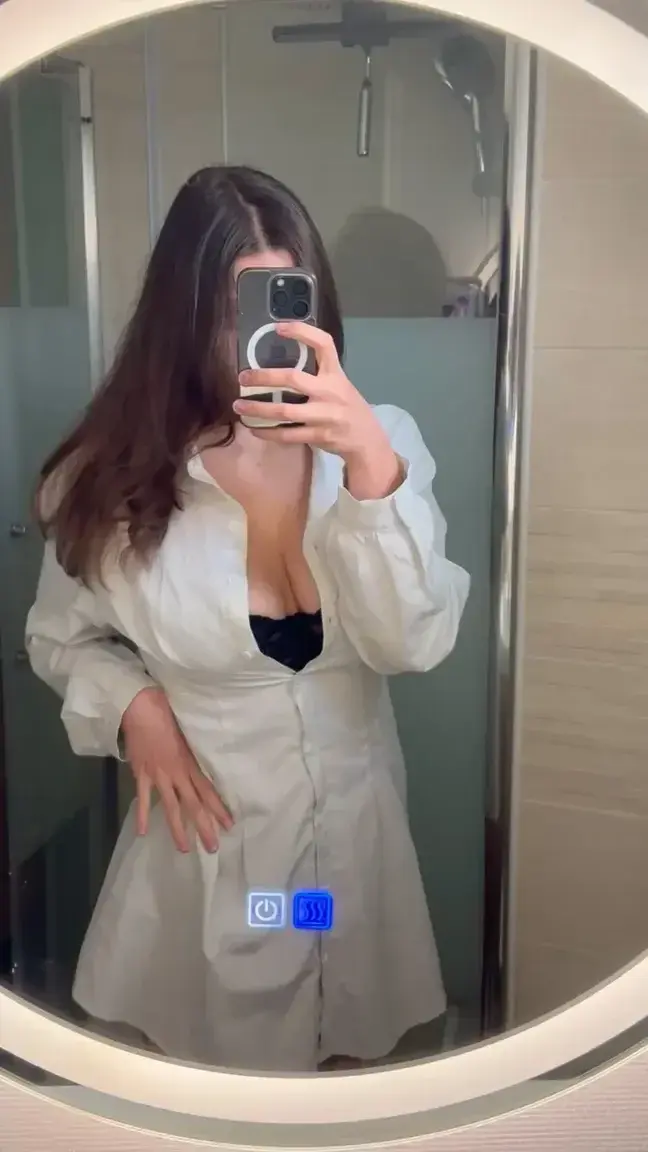 Eve_e — média 6 | French Modèles