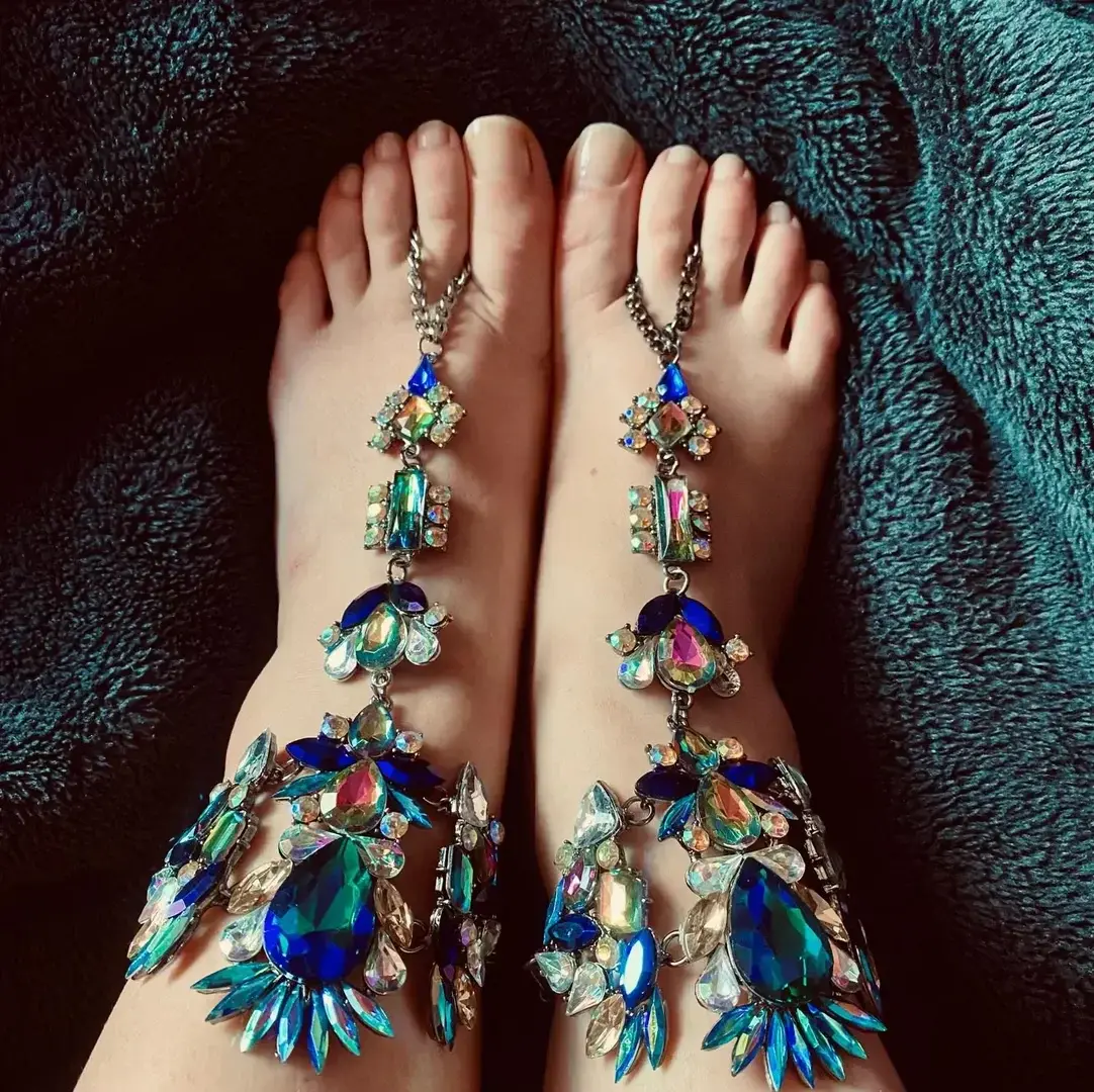 Leak & nude 5 — 2feetgirl-
