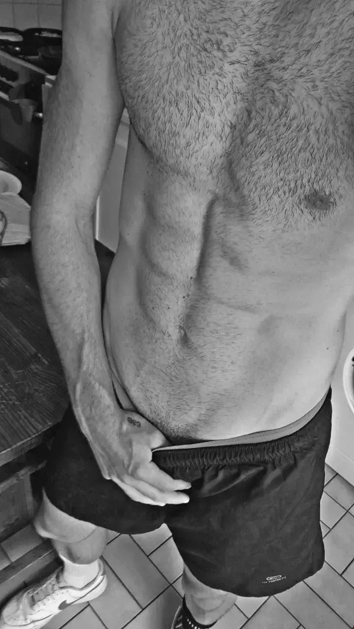 Leak & nude 8 — Moustache27