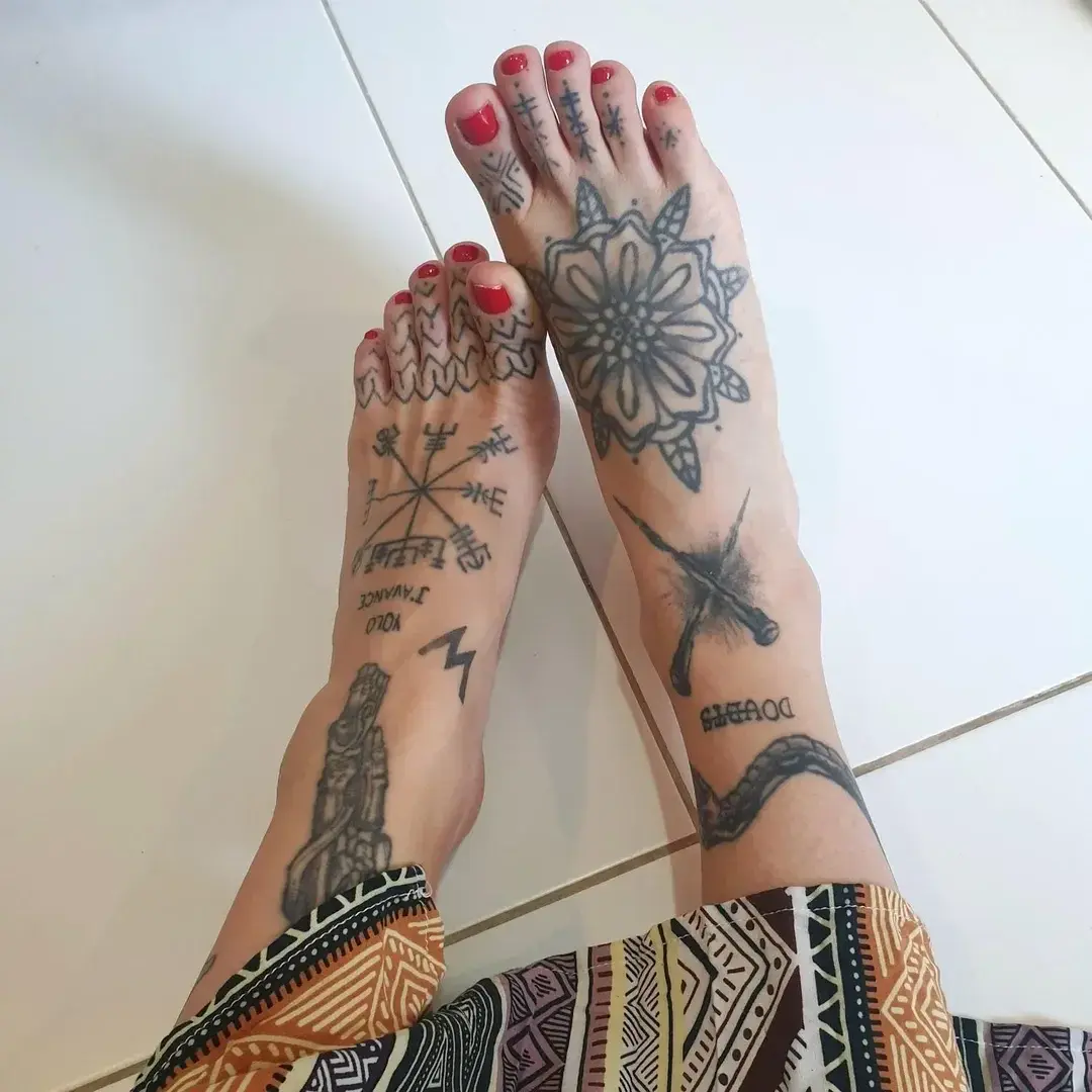 Pieds en robe fendue