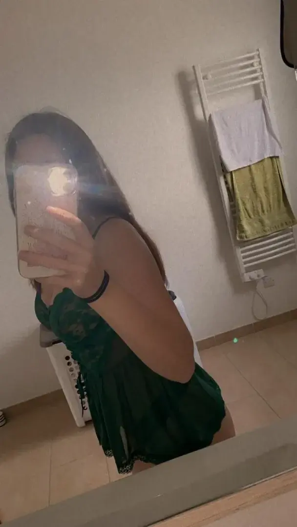 Leak public de Jessdu41 — « Dsl de l’absence j’ai eu des problèmes mais je reviens pour de nouvelles aventures et tenue 😏😜 » (nude) sur MYM