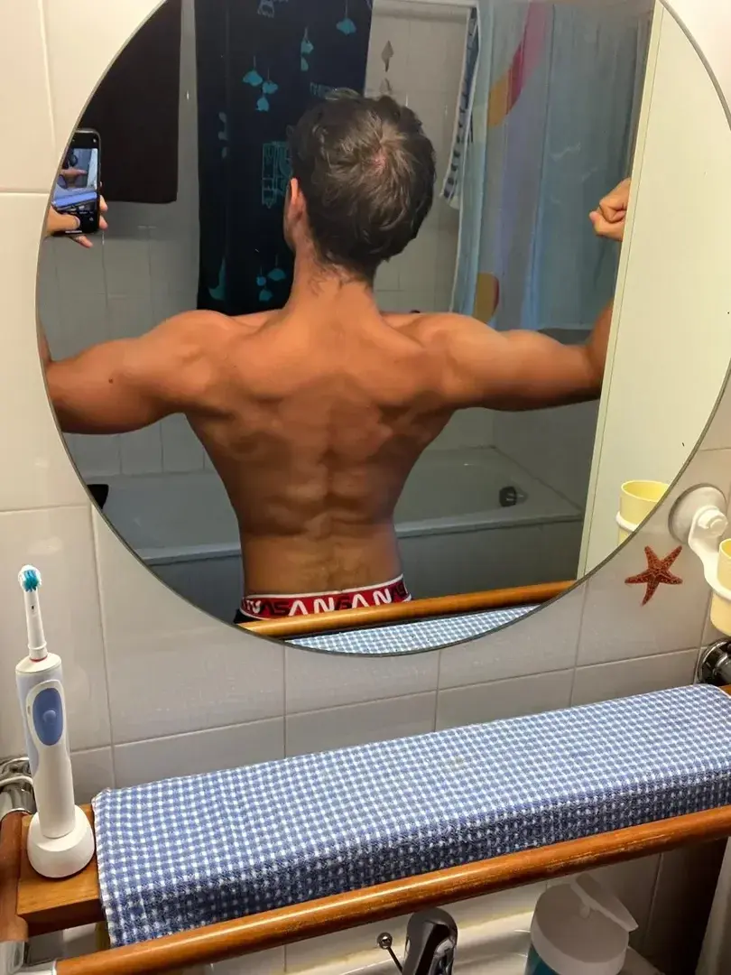 La première lancée d’une longue série d’un fan de muscu 💪🏽 Si vous avez des idées ou envies particulières venez en dm je suis ouvert ! ❤️