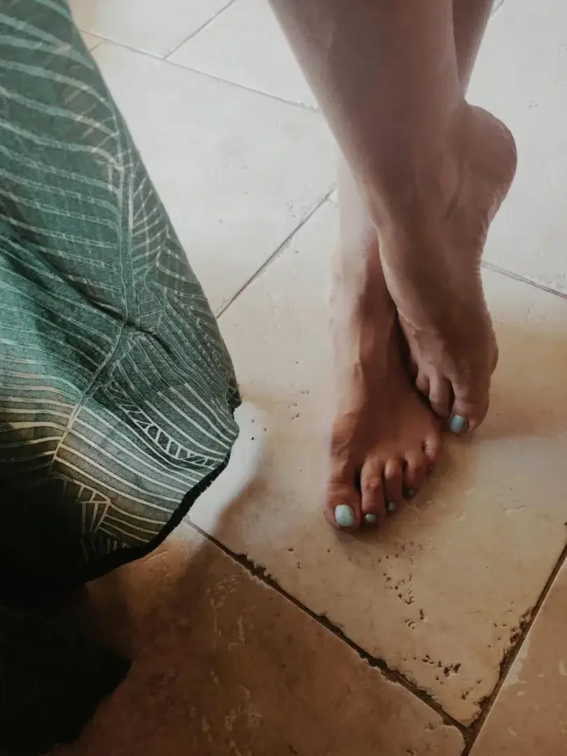 Nouvelle couleur 🪴#feet #feetworship #feetmodels #jungle