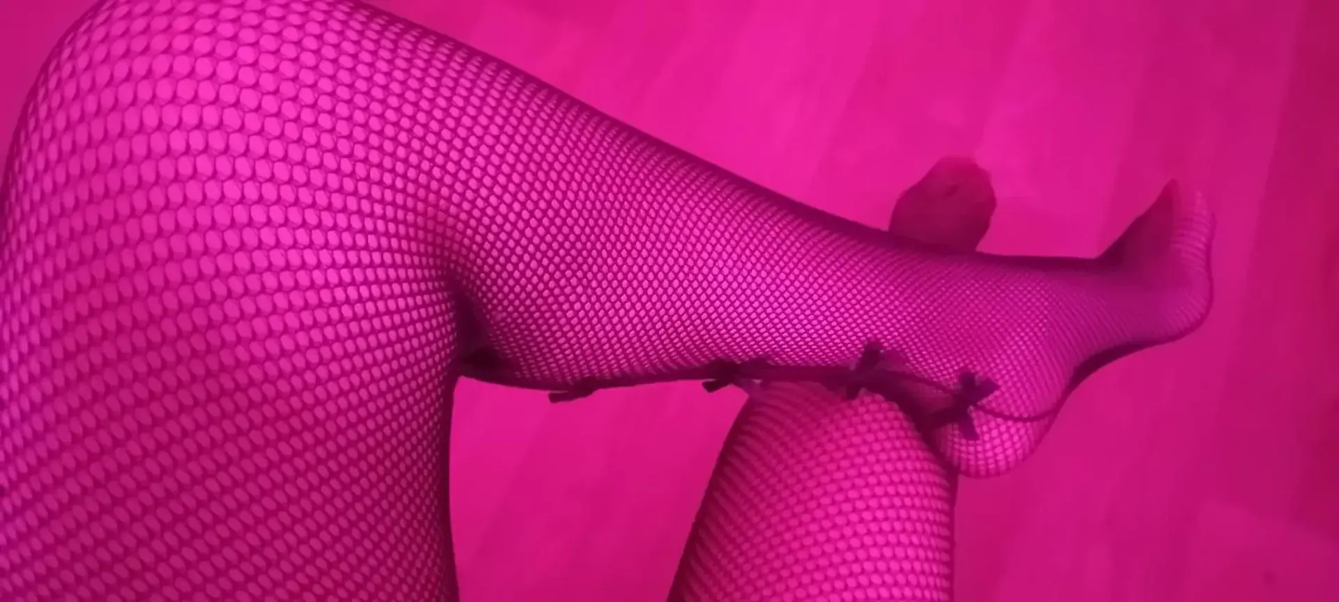 Leak & nude 6 — Pieds-sensually-delicious