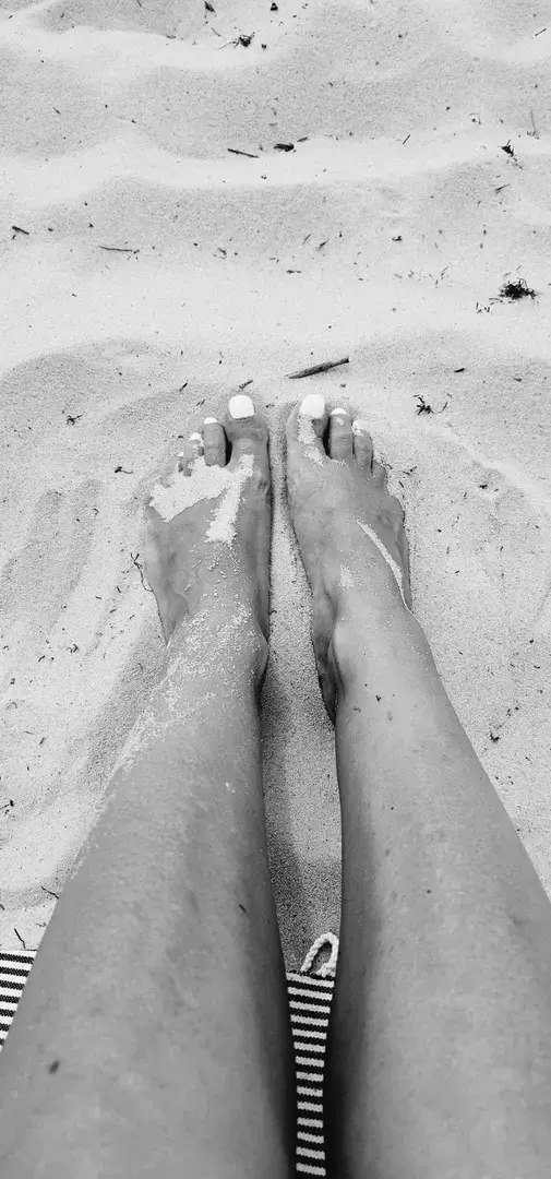 Leak & nude 11 — Feet_sexy_milf