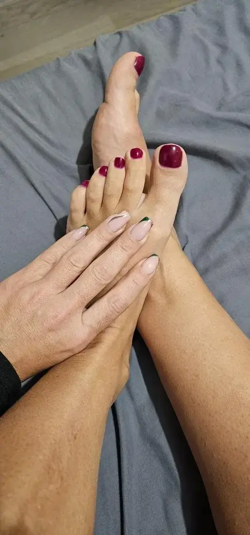 Leak & nude 6 — Feet_sexy_milf