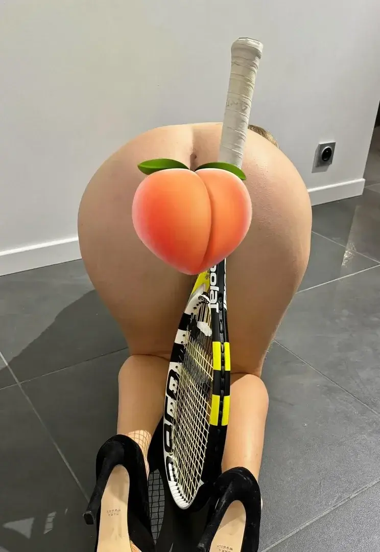 Leak & nude 4 — Emmy-2