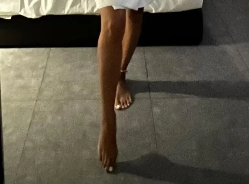 Leak & nude 1 — Tsitsiolina