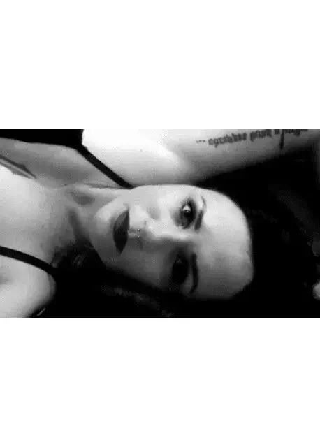 .......🖤