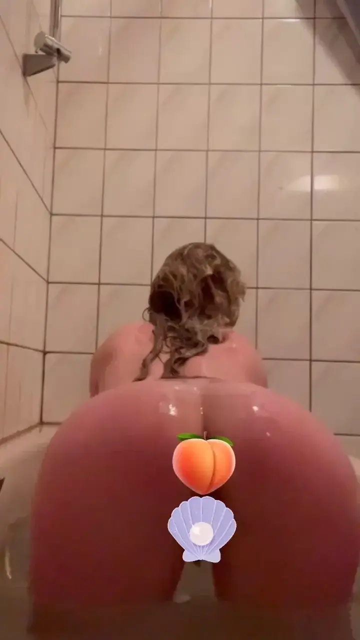Leak & nude 5 — blondenaturalbeauty
