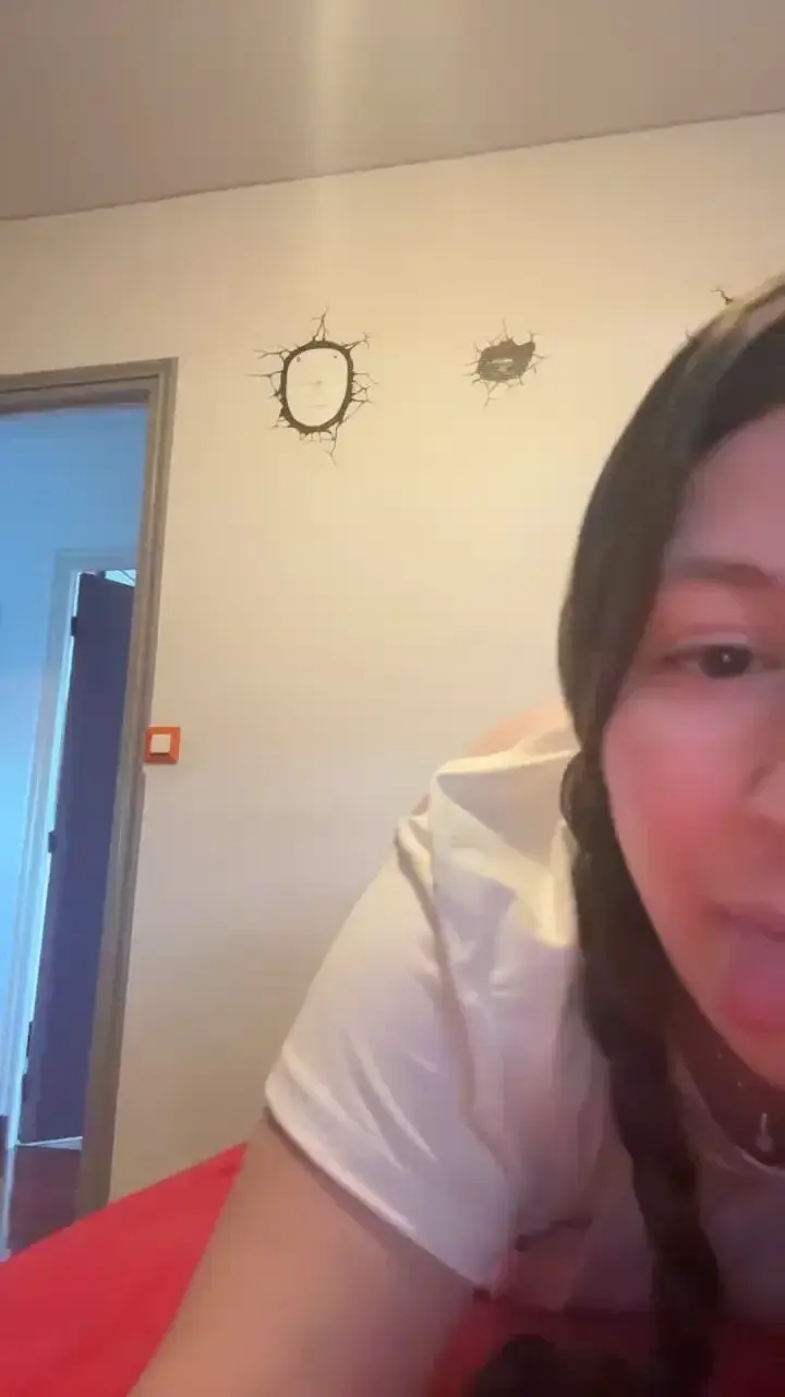 Média public — Brythiamo : « Abonnement gratuit code: PROFIL » (MYM)