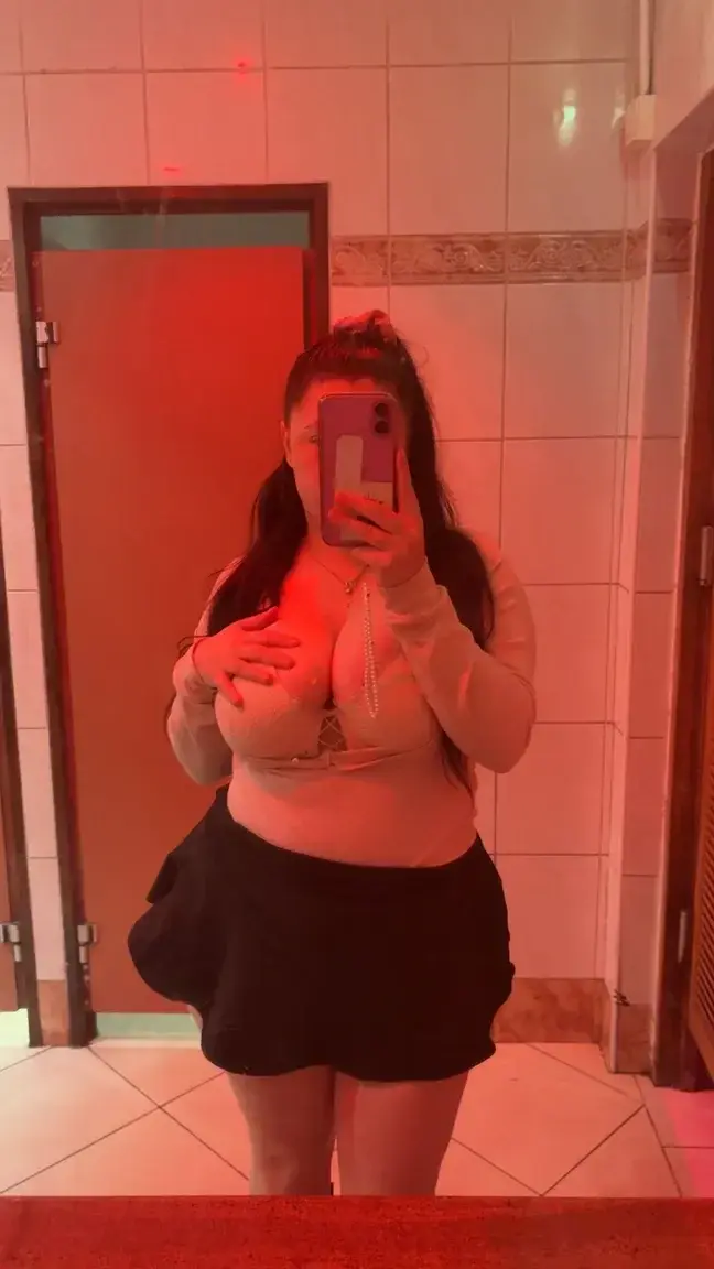 Leak & nude MYM — Brythiamo : « Abonnement gratuit code: AVRIL26 » (MYM)