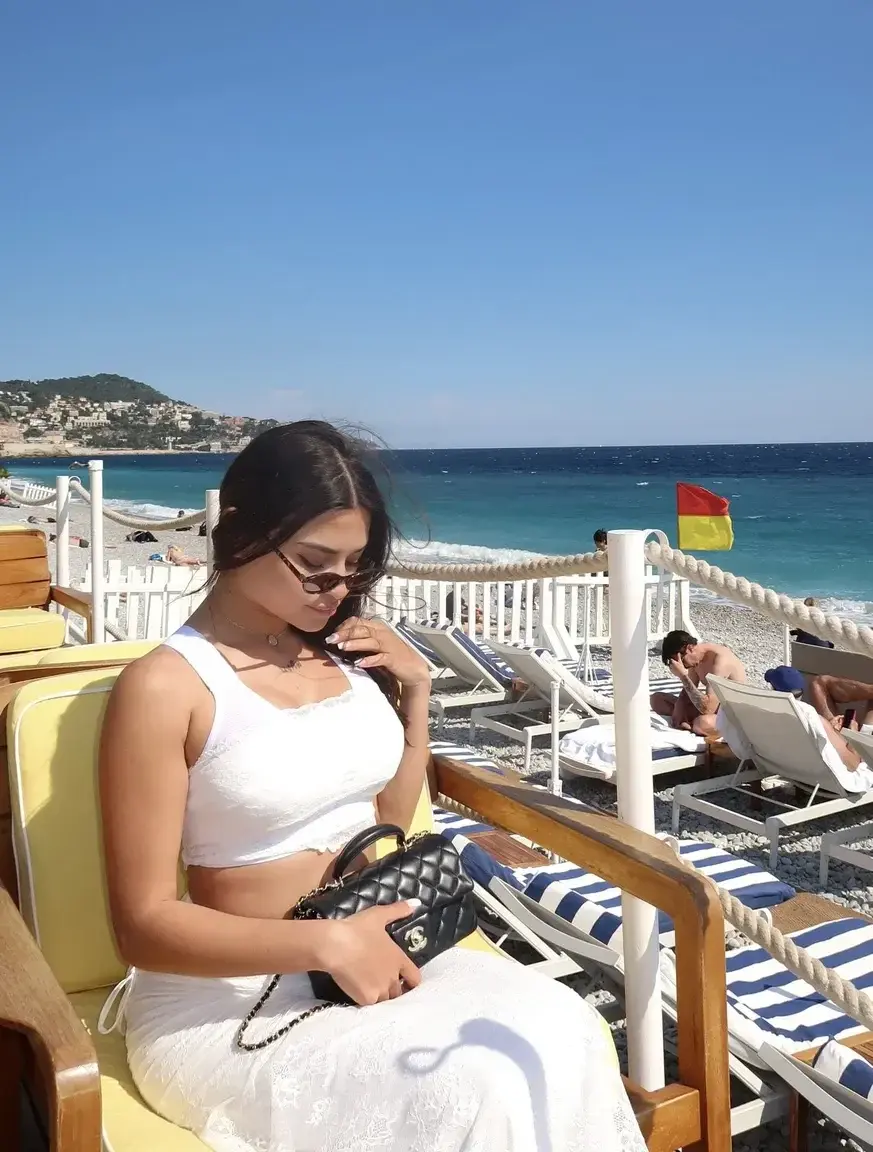je suis le genre de personne qu'on oublie pas facilement 😜(mon abo est gratuit, aucun code nécessaire 💋)