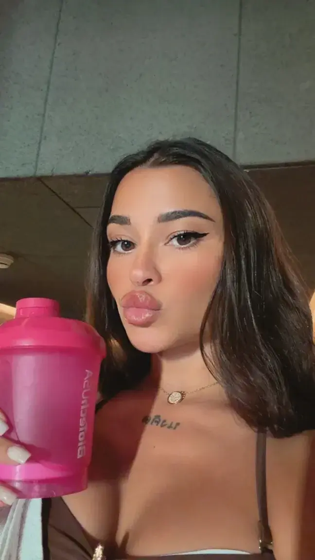 je suis bien dans ma peau et ça se voit 😊(mon abo est gratuit, aucun code nécessaire 💋)