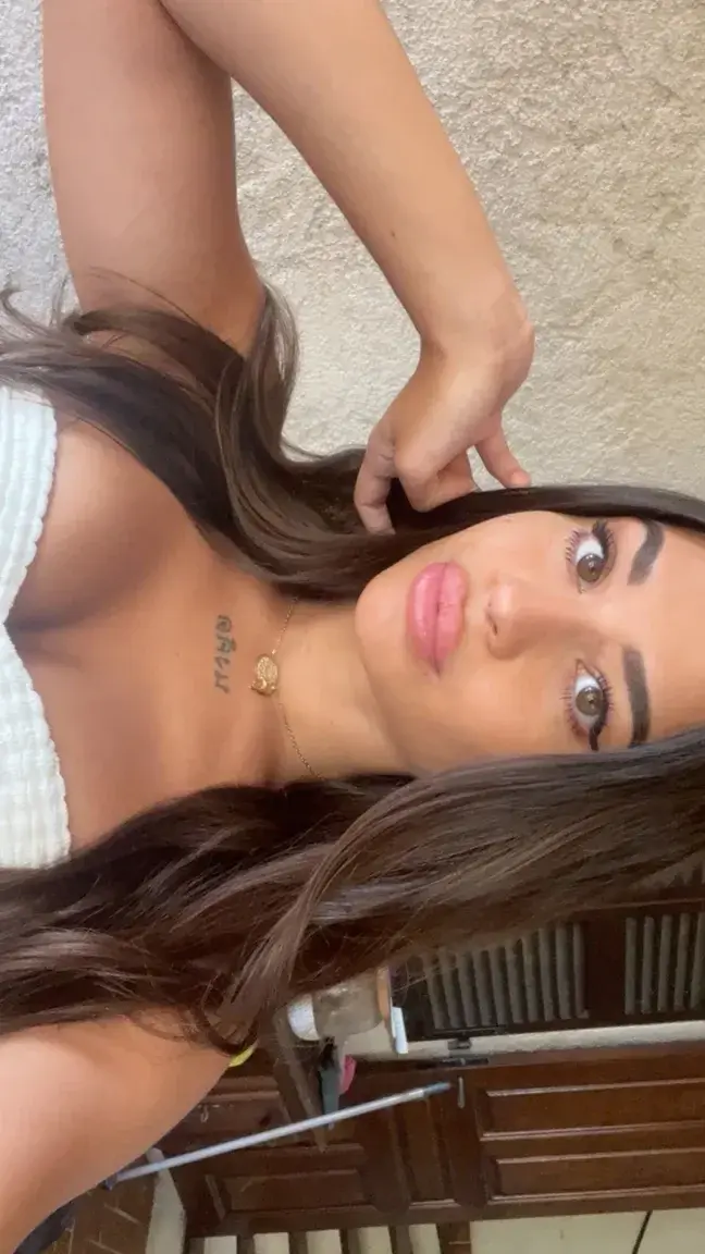 je suis trop enthousiaste pour cette heure là et j'assume 😜(mon abo est gratuit, aucun code nécessaire 💋)