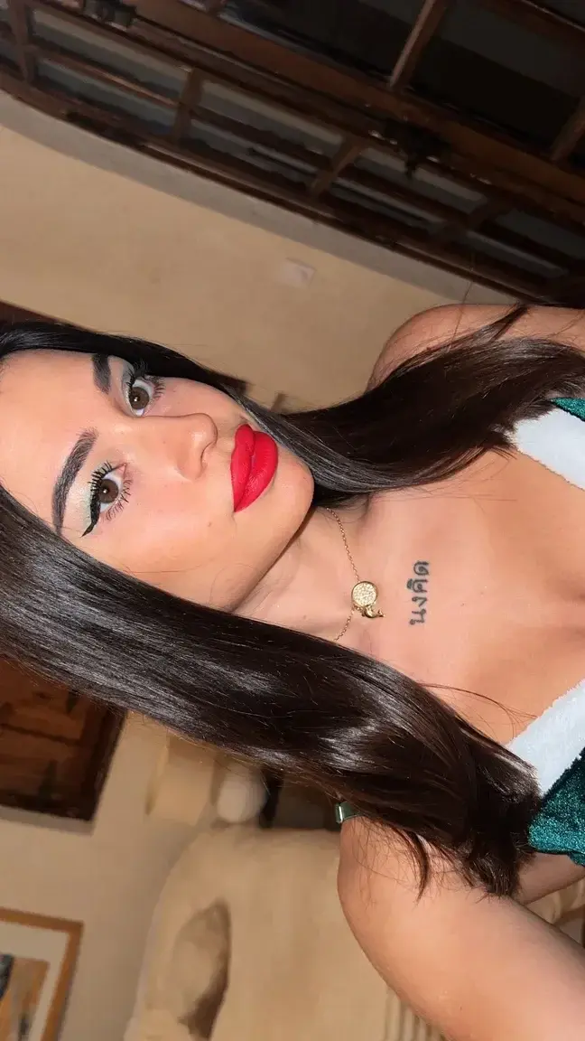 j'ai encore pris trop de place et j'en suis fière 🤪(mon abo est gratuit, aucun code nécessaire 💋)