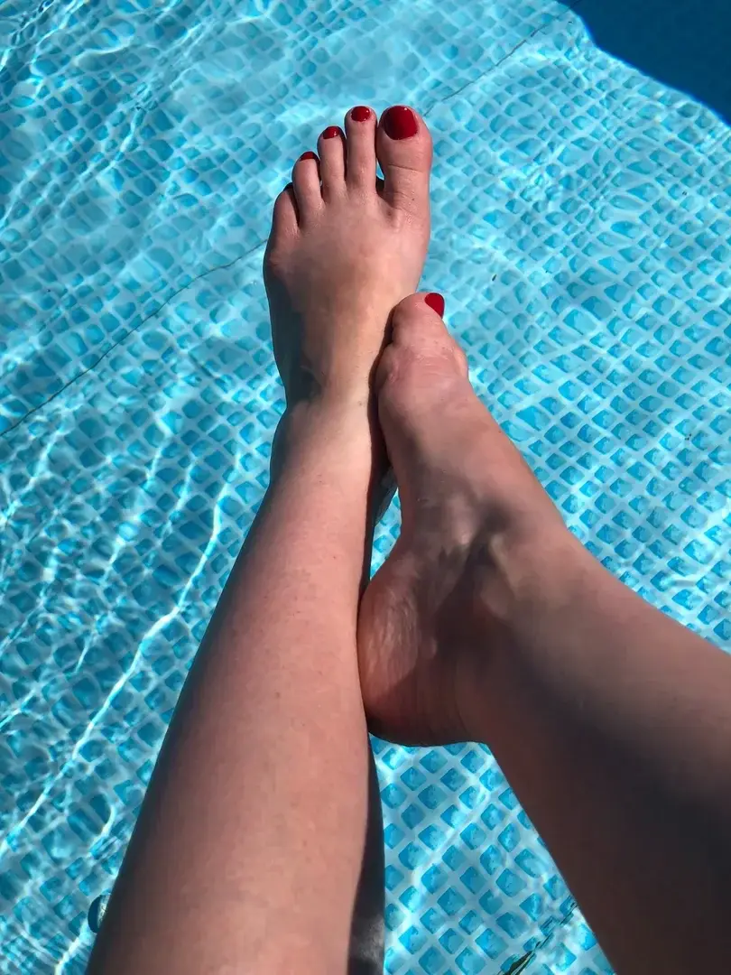 Leak & nude 3 — lola_jolis_pieds
