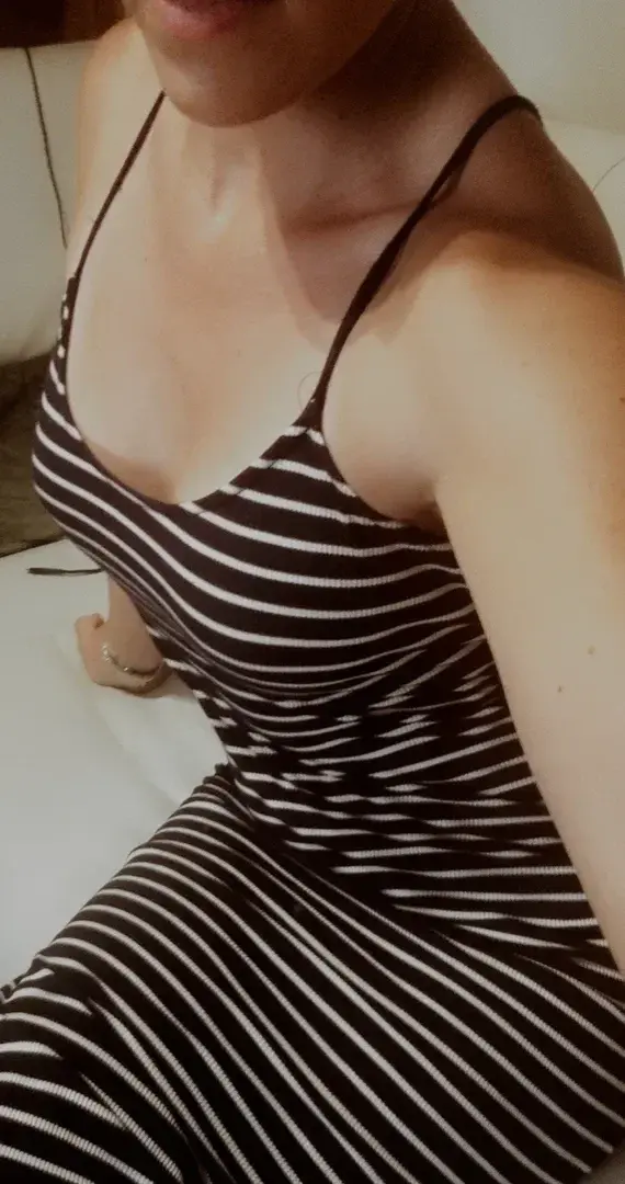 Voudrais tu que j'enlève cette robe ?