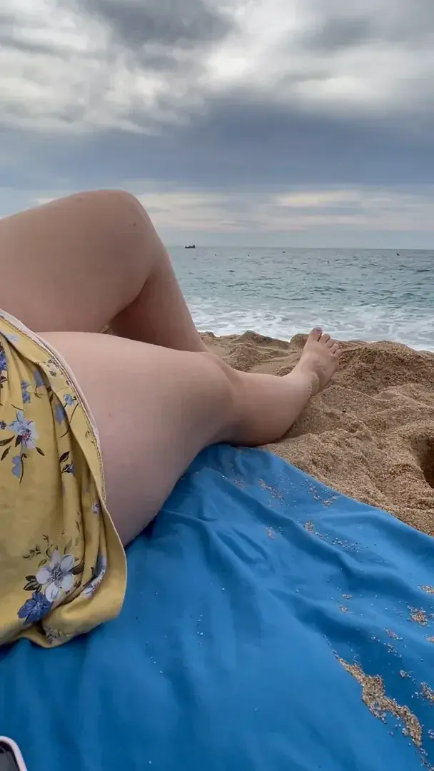 Leak & nude MYM — Lunanapoli : « Quelques minutes de détente bord de la 🏖️ » (MYM)