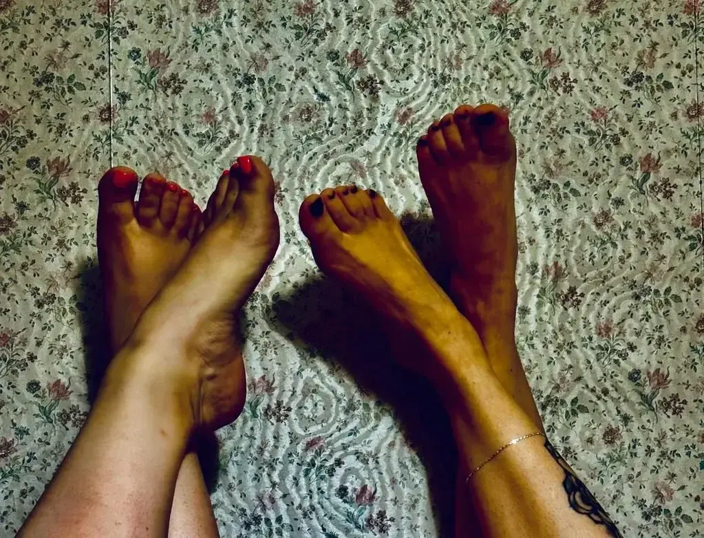Photo de couverture de C_a_sistersfeet