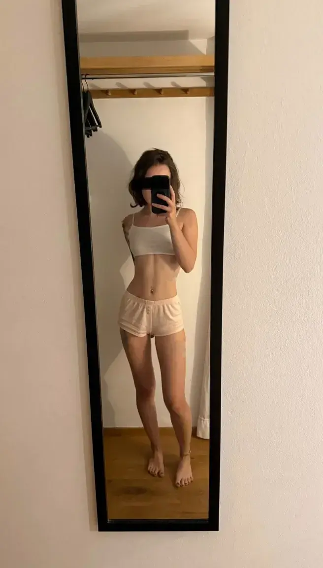 Leak & nude MYM — Demonora : « Hi! Im currently in the moutains and i dont have enough connection to post my long videos :( it will be out whenever i can find a good wifi! » (MYM)