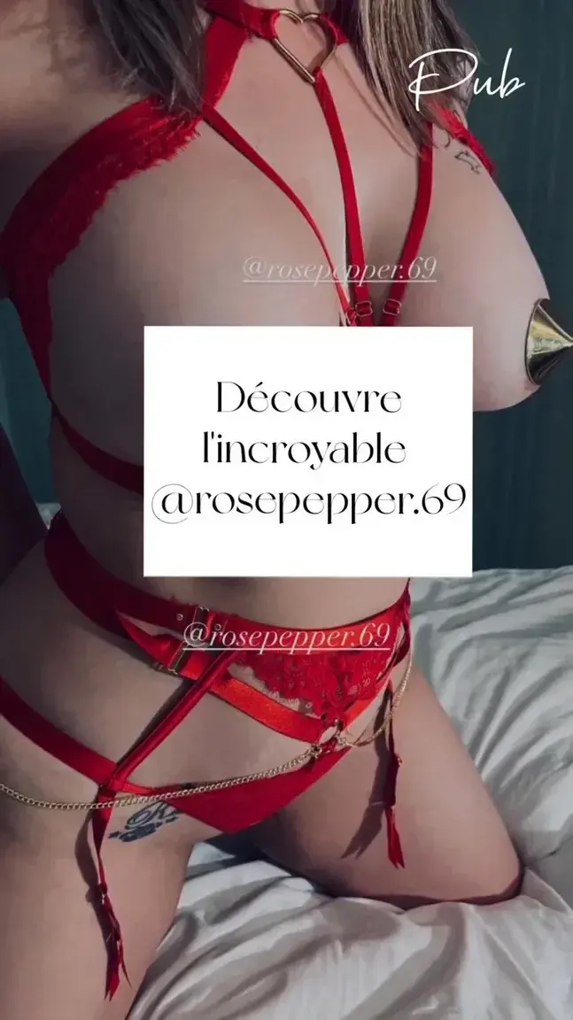 Écrit moi sur insta pour un pack premium de fou 👅 @rosepepper.69