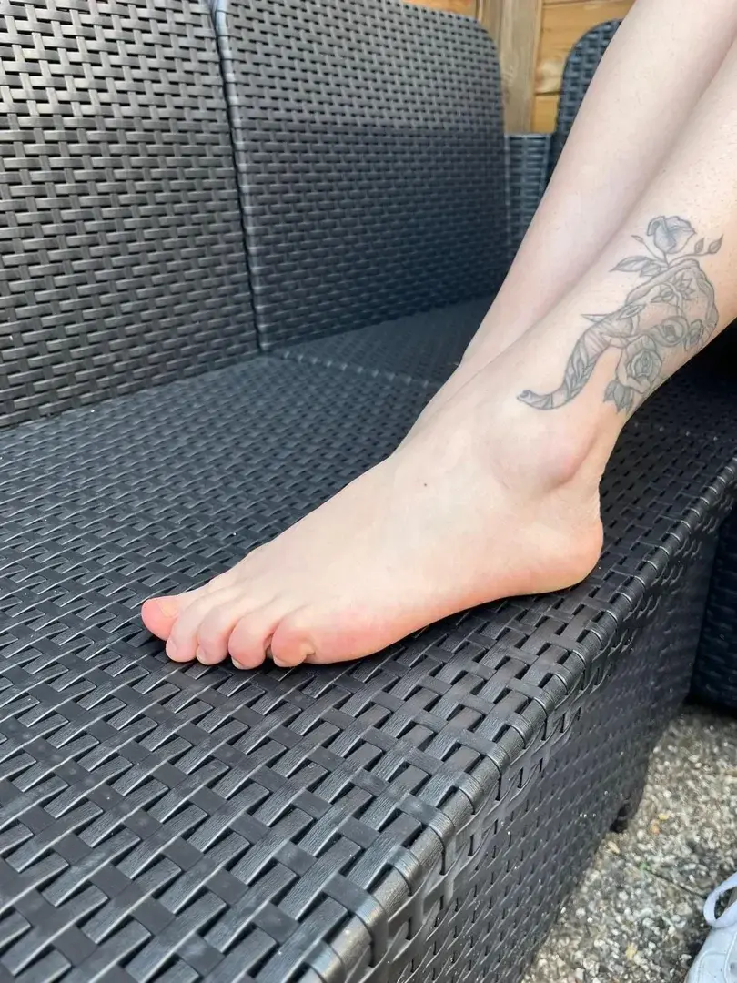 Leak & nude 2 — Feetsgirl15