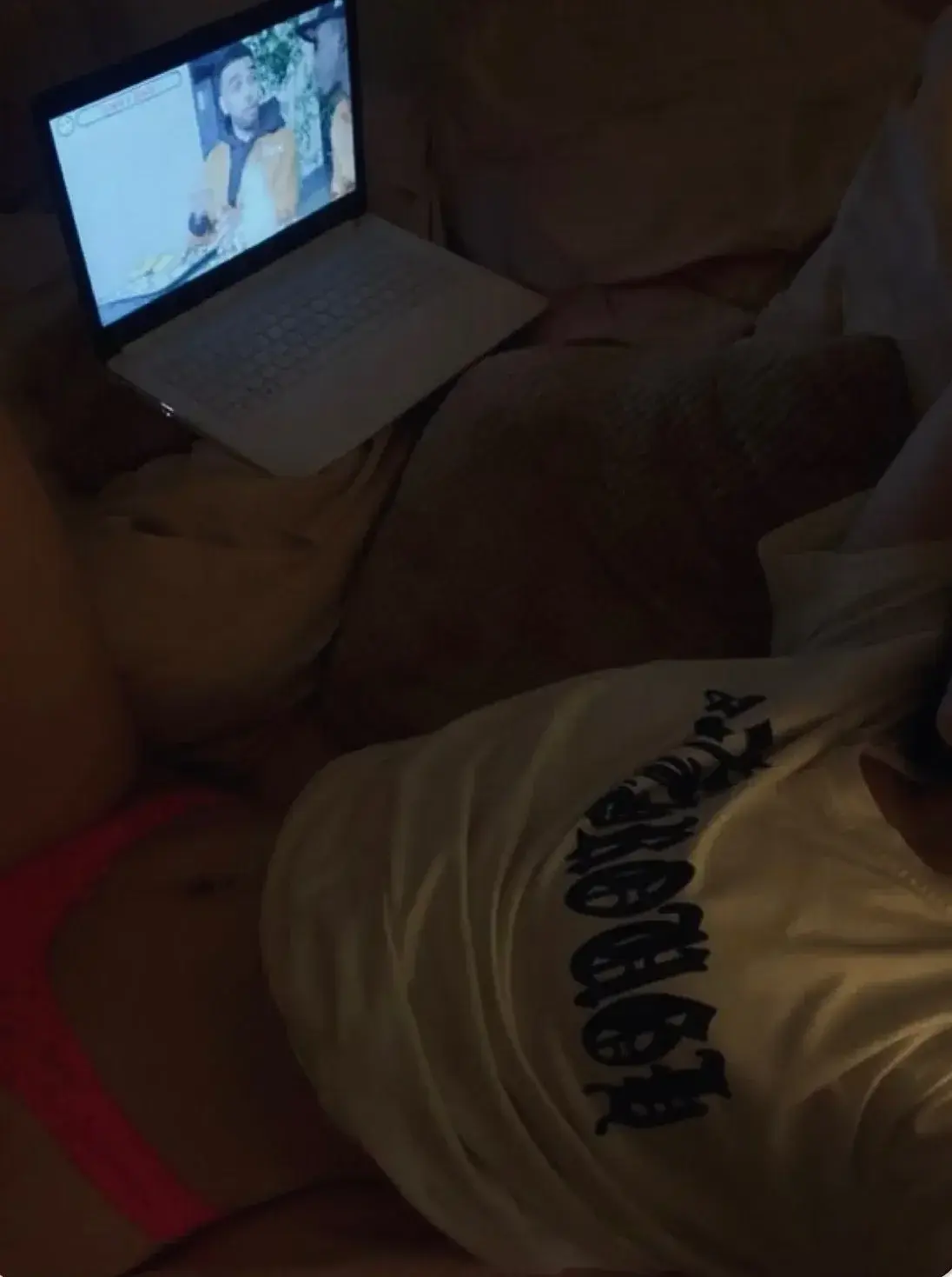 Leak & nude MYM — Badjohanna : « Bonne nuit 😘 » (MYM)