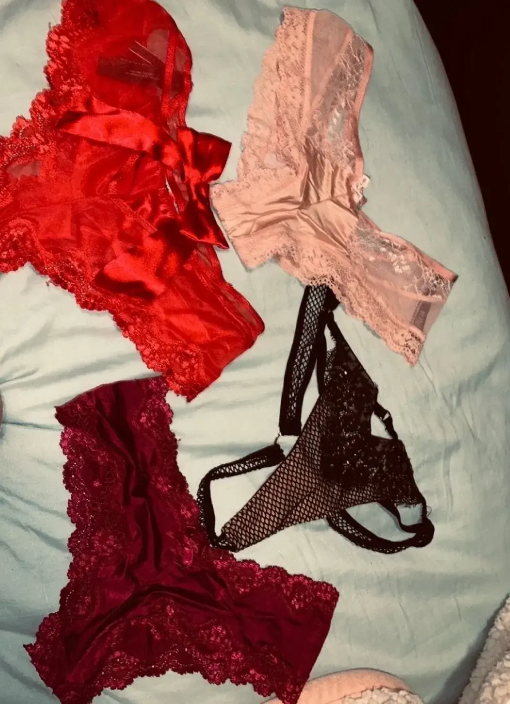 Leak & nude MYM — Badjohanna : « Laquelle ? » (MYM)