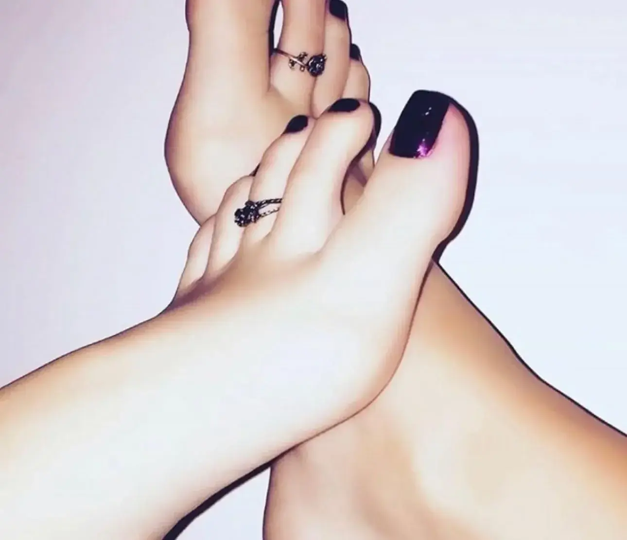 Leak & nude 6 — Feetaaddictedd