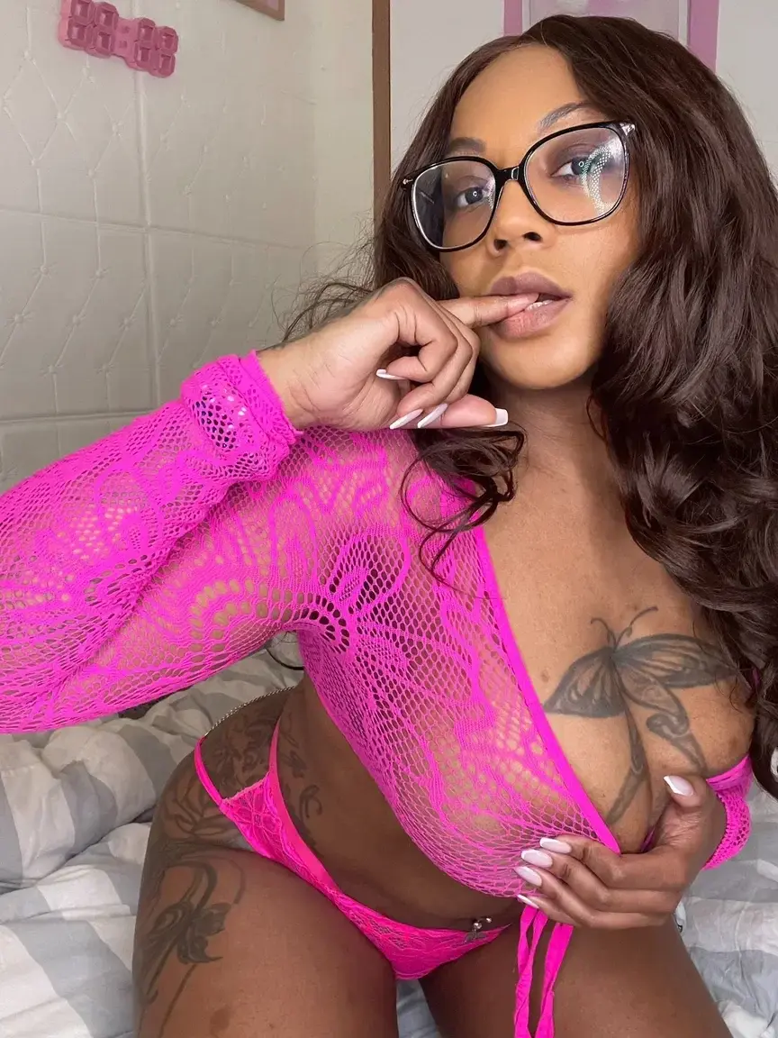 Leak & nude MYM — Lizamonet : « Abonne toi pour plein de nouvelles vidéos , levrette masturbation, fellation, squirt, twerk ride , dick ride , missionaire, cuni ❤️❤️❤️ » (MYM)