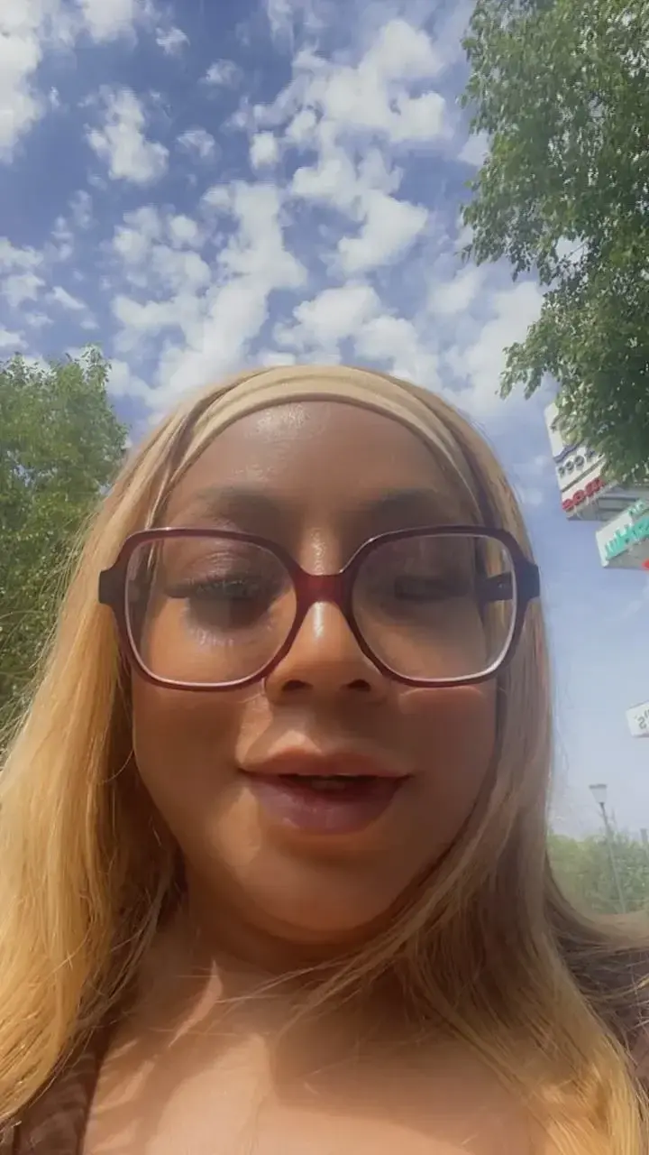 Ton abonnement au feed gratuit avec le code promo « BOSSLADY »