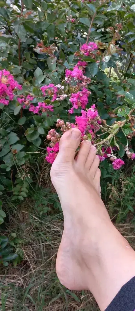 Leak & nude 1 — Elisafrenchfeet