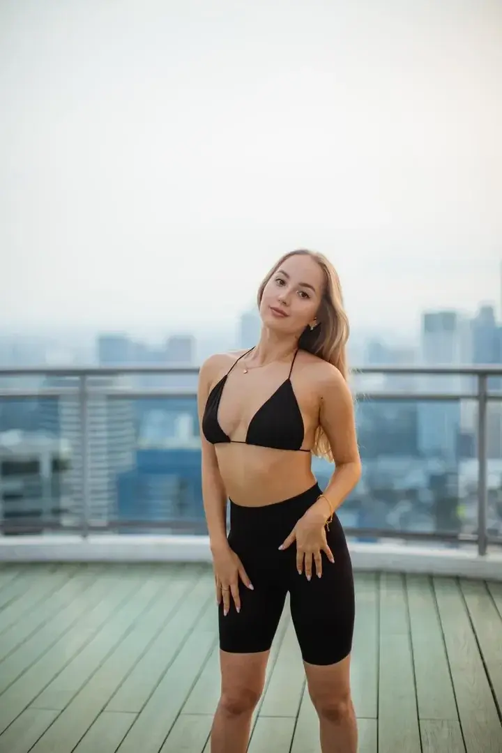 May this week be filled with luck, joy, and accomplishments😏. Wishing you a good week!😘