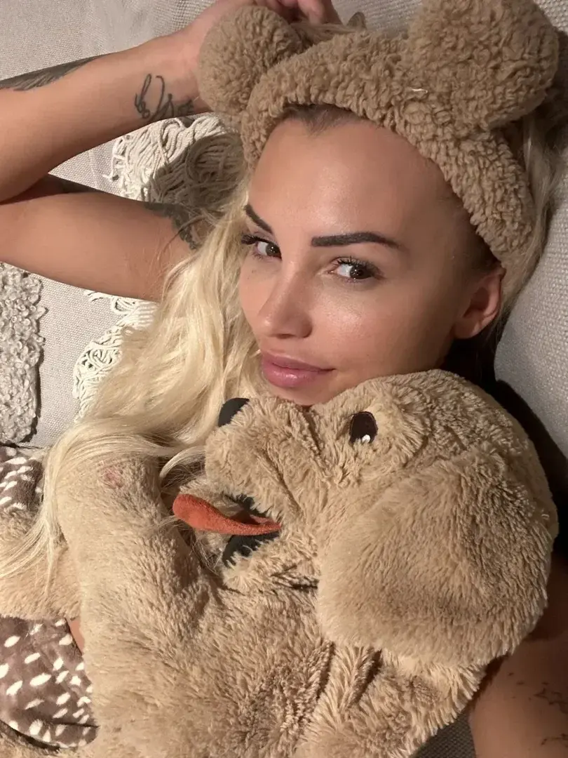 Leak & nude MYM — Elizasecret : « Ehrliche Meinung bevor ich’s lösche 🫣 » (MYM)