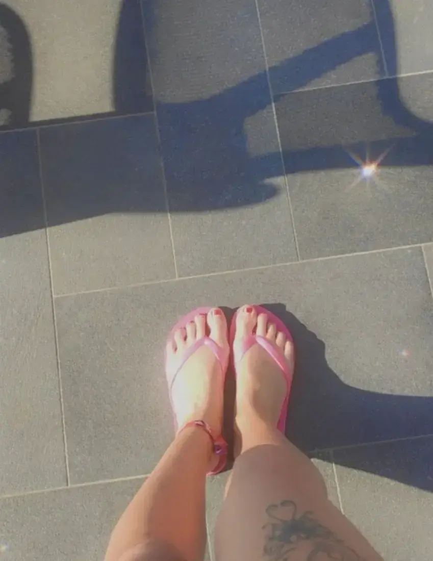 Leak & nude 1 — Aliceaubeaupieds