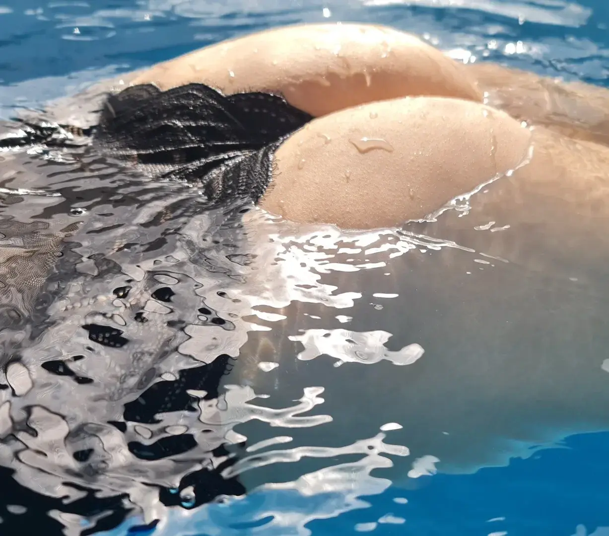 Leak & nude 3 — Capucine_derossi