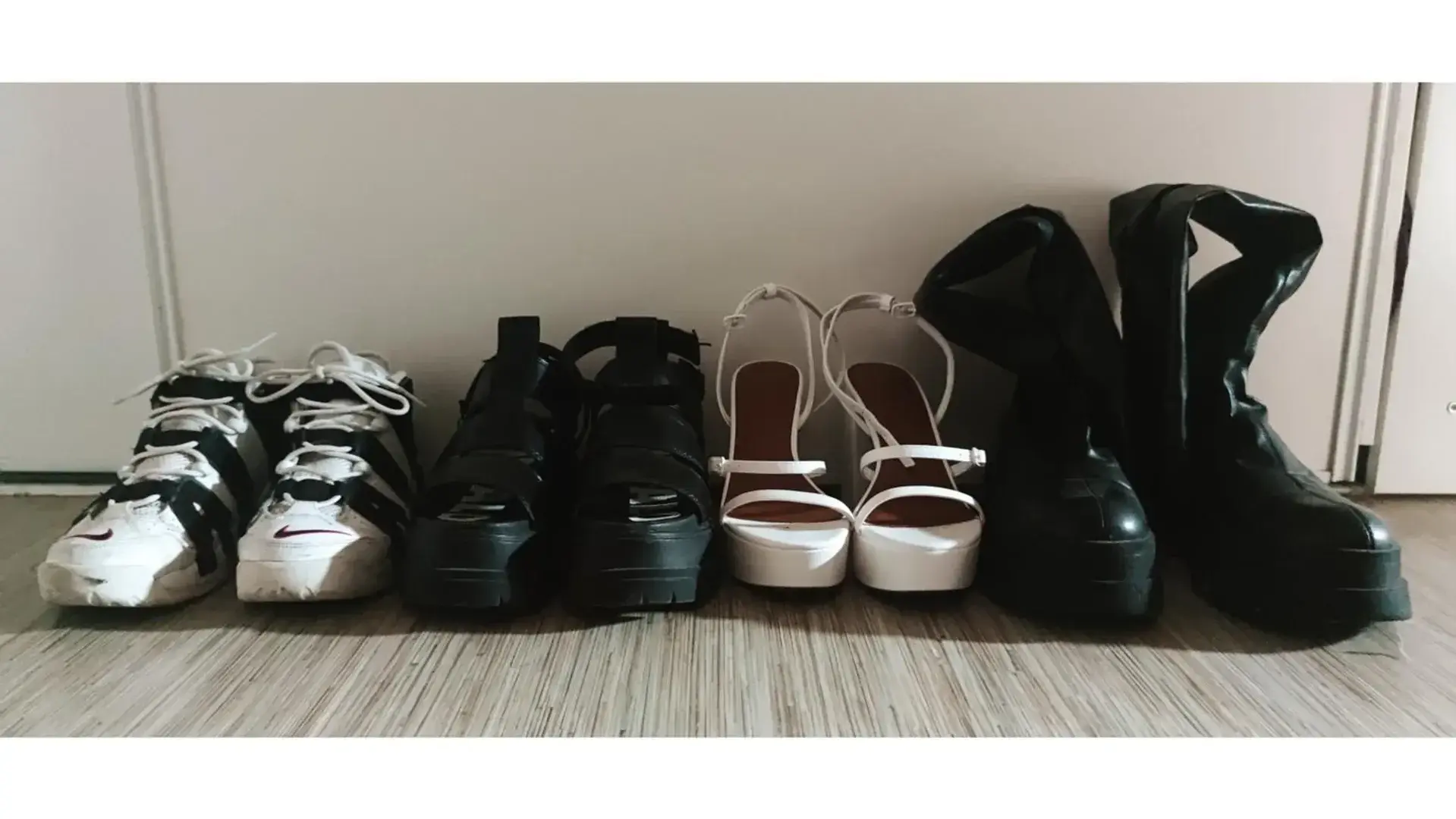 Photo de couverture de Theonlyfeeet
