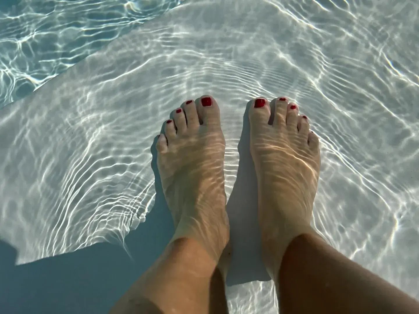 Photo de couverture de Les-pieds-de-lucie