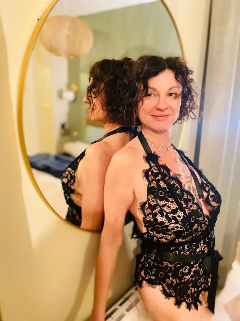 Leak public de Lady_elixir_official — « Je suis prête à te faire perdre la tête 😇 Abonne-toi gratuitement 💋 » (nude) sur MYM