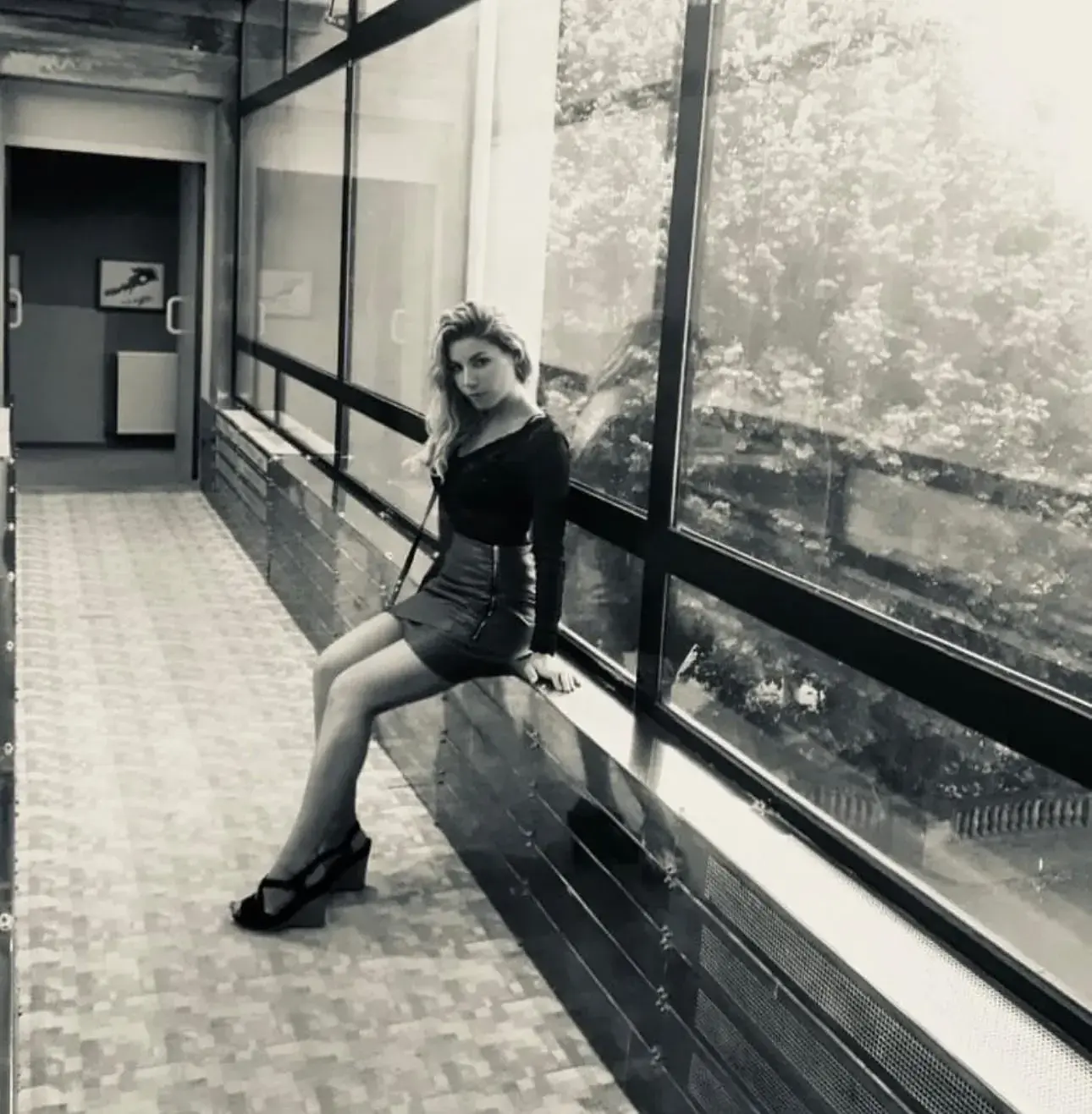 Viens en privé, on pimente cette soirée....💋