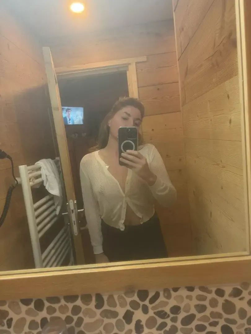 Lolamarois75 - Photo exclusive MYM | French Modèles