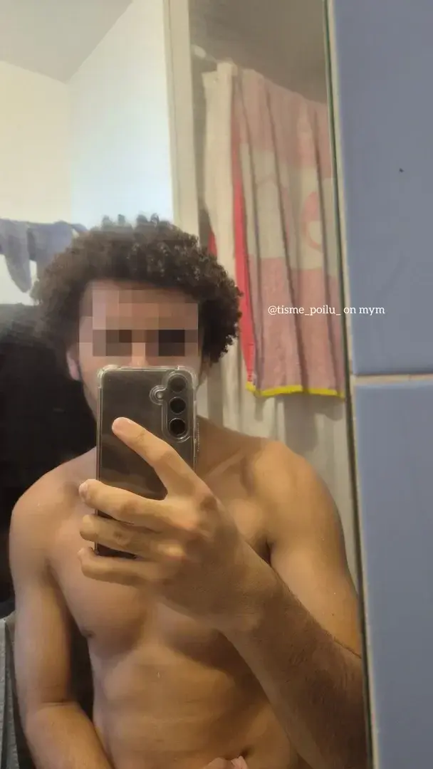 Leak & nude 1 — Tisme_poilu_