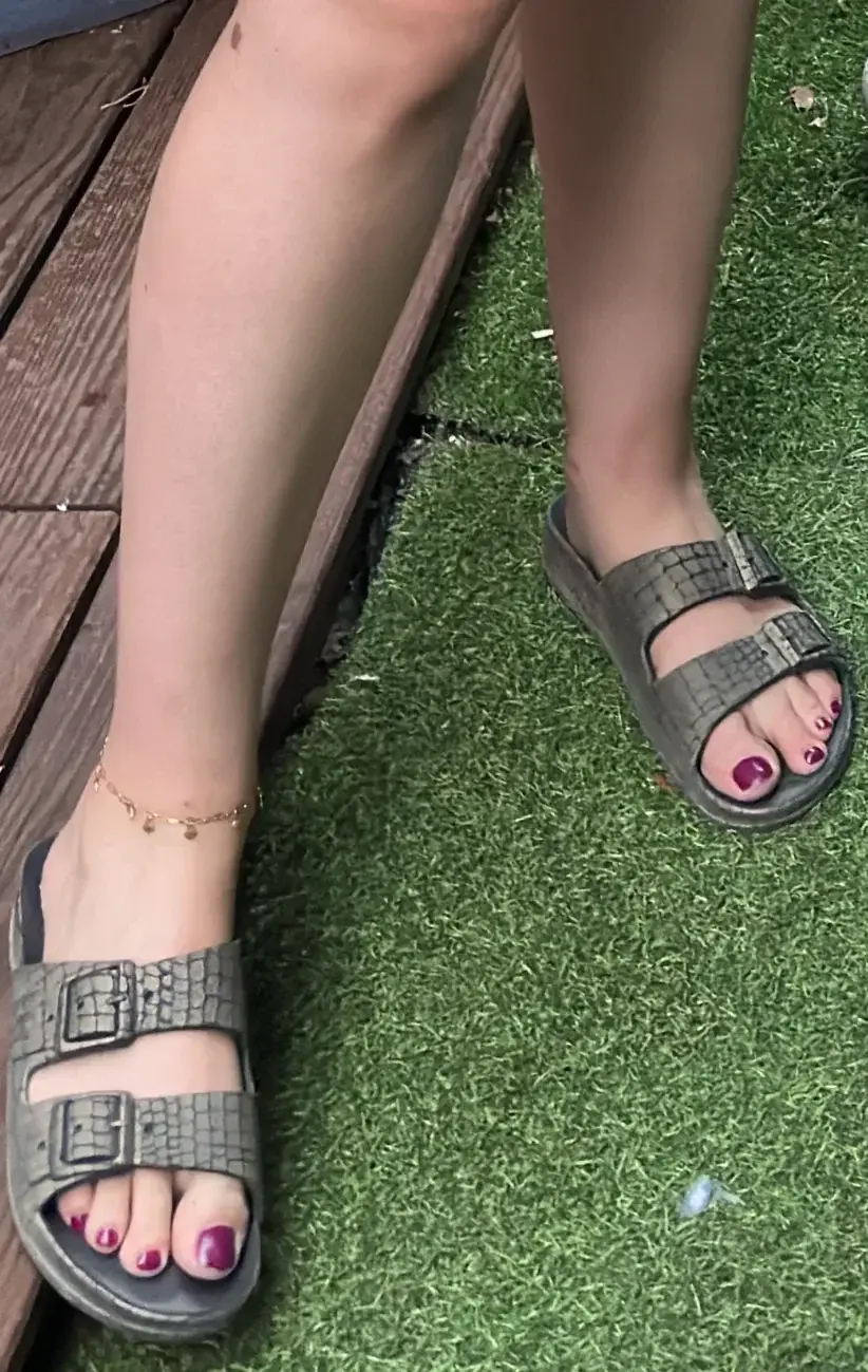 Leak & nude MYM — Goodyfeets : « Crocodile grr » (MYM)