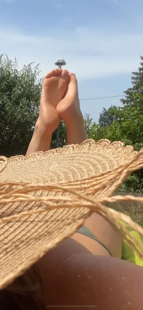 Leak & nude 1 — Feetfantasme_ana