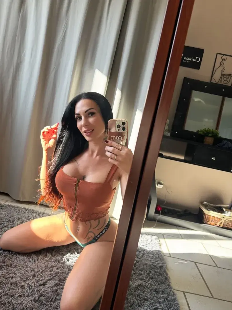 Leak public de Shasha-lopez — « Mon abonnement GRATUIT à vie 😈 Alors profites en ;) » (nude) sur MYM